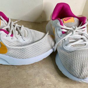 Nike Womens White/PinkTanjun Running Shoes Sneakers Trainers 812655-203 Size 7.5
